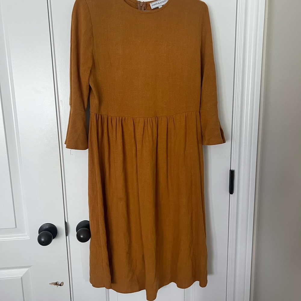 Mustard dressing size small 3/4 sleeve